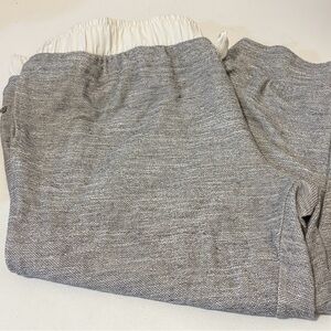 Women’s Gray and White Wide Leg Cropped Activewear  Cuffed Bottoms and Pockets
